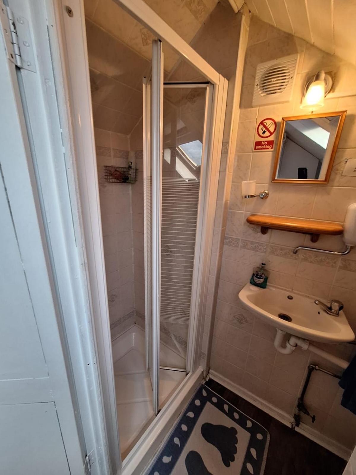 Harrow B & B Dış mekan fotoğraf